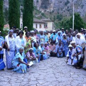 Foto scattata dinanzi al Santuario