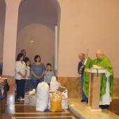 01. Benedizione del pane offerto dai pellegrini di Altamura